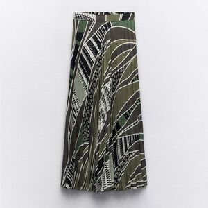 Zara Printed Pleated Midi Skirt- NWOT Small